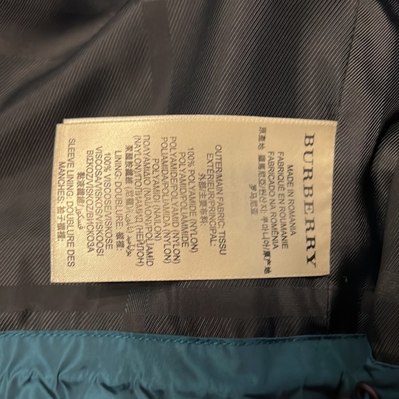 Burberry coat. This is my favorite thing I’ve ever owned. - Picture 4 of 6